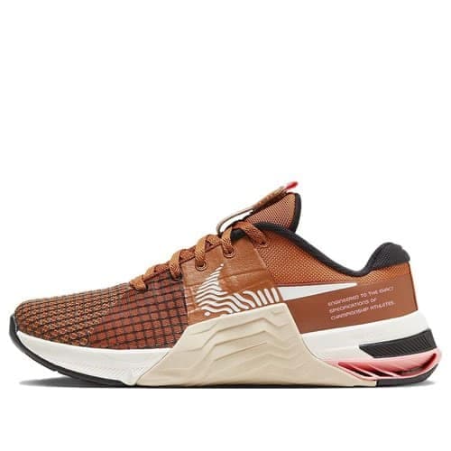 W Nike Metcon 8 Flyease "Dark Russet"
