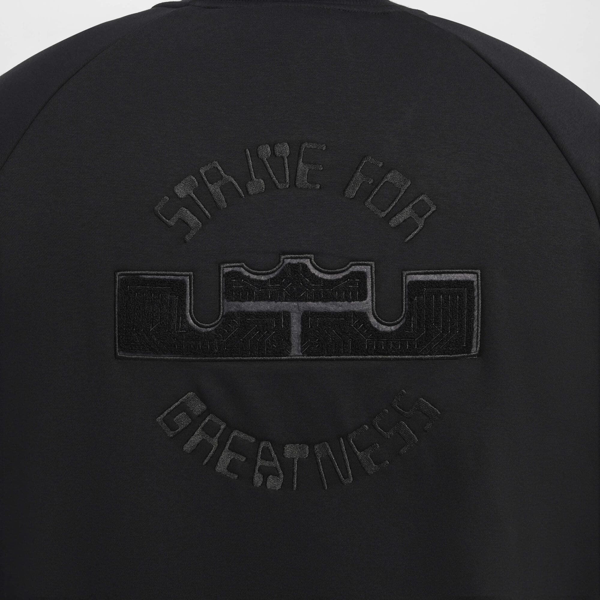 Nike LeBron James Standard Issue Chaqueta de Tejido Therma-Fit