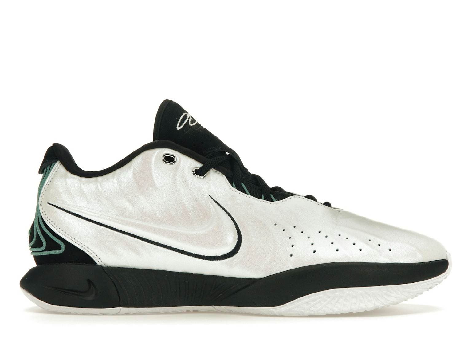 Nike Zoom LeBron XXI "Conchiolin"