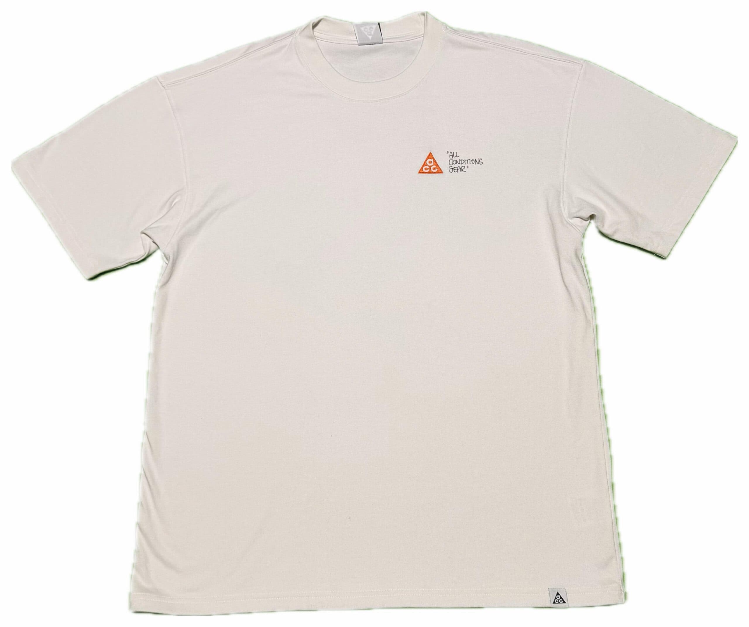 Nike ACG Camiseta Estampada de Manga Corta